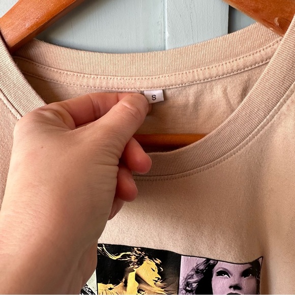 Taylor Swift Beige Graphic Tee - Picture 3 of 7